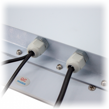Access reader - UHF Tag Access - Range up to 20m adjustable - Wiegand 26 /34 - Compatible with controllers - Suitable for exterior IP65